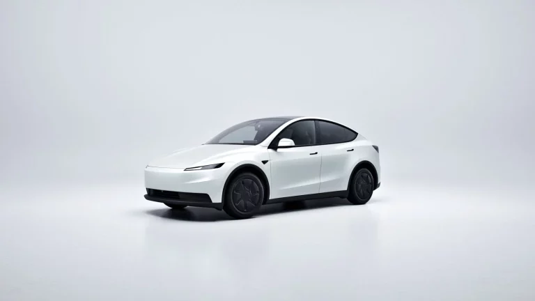 Tesla Model Y Standard: la versión más barata y el misterio de su techo de cristal