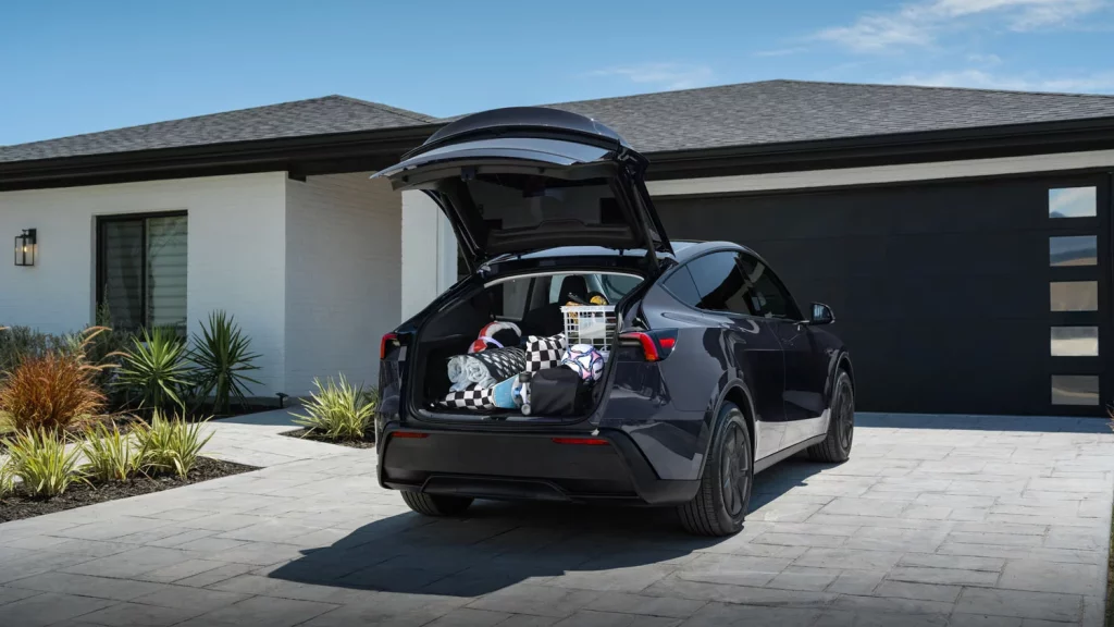 Tesla Model Y Standard: la versión más barata y el misterio de su techo de cristal 3 Motor16 TESLA MODEL Y STANDARD 4 Motor16