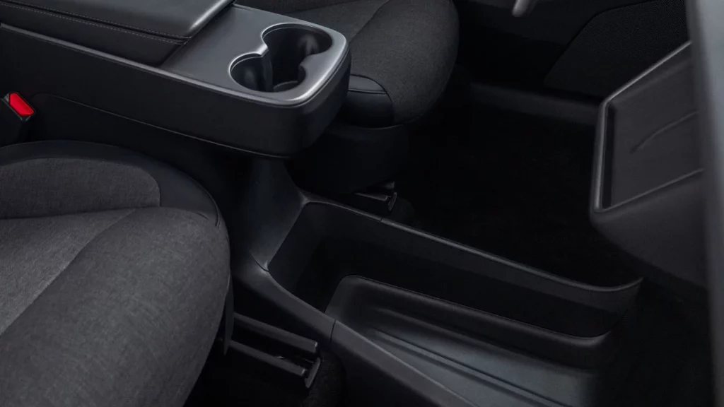 Tesla Model Y Standard: la versión más barata y el misterio de su techo de cristal 9 Motor16 TESLA MODEL Y STANDARD 5 Motor16