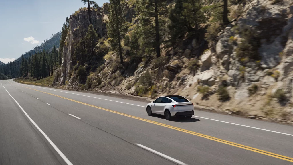 Tesla Model Y Standard: la versión más barata y el misterio de su techo de cristal 10 Motor16 TESLA MODEL Y STANDARD 6 Motor16