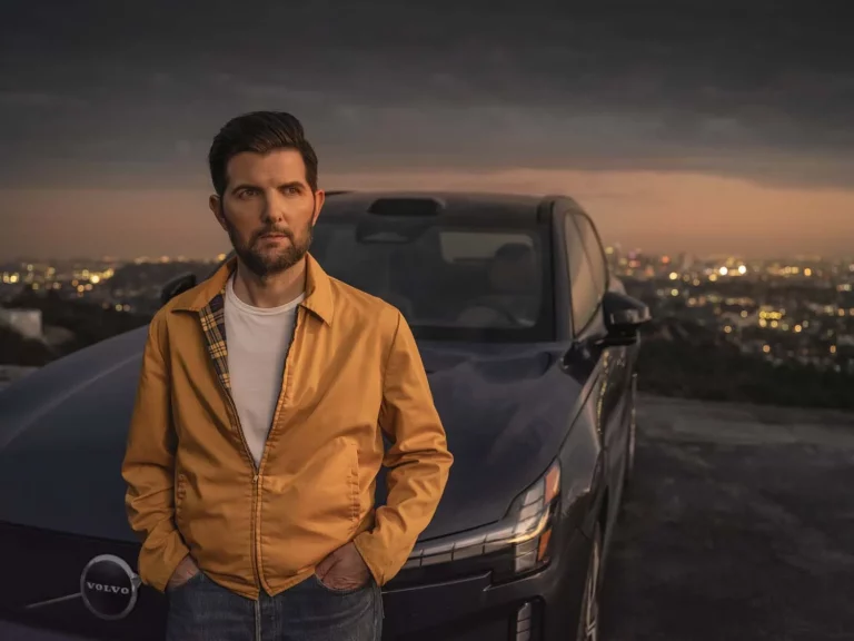 Adam Scott, protagonista de la exitosa serie «Separación», se alía con Volvo en un nuevo proyecto