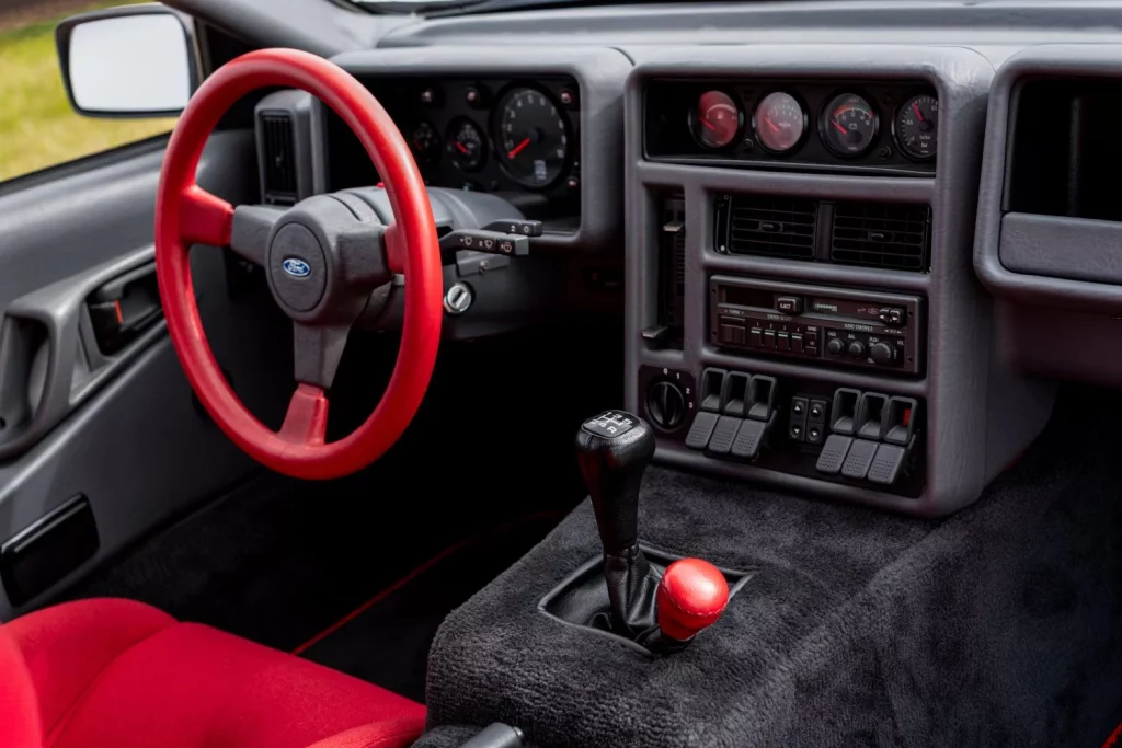 Gracias, Tolman: El preparador britanico revive los Grupo B 8 Motor16 Tolman Ford RS200 interior Motor16