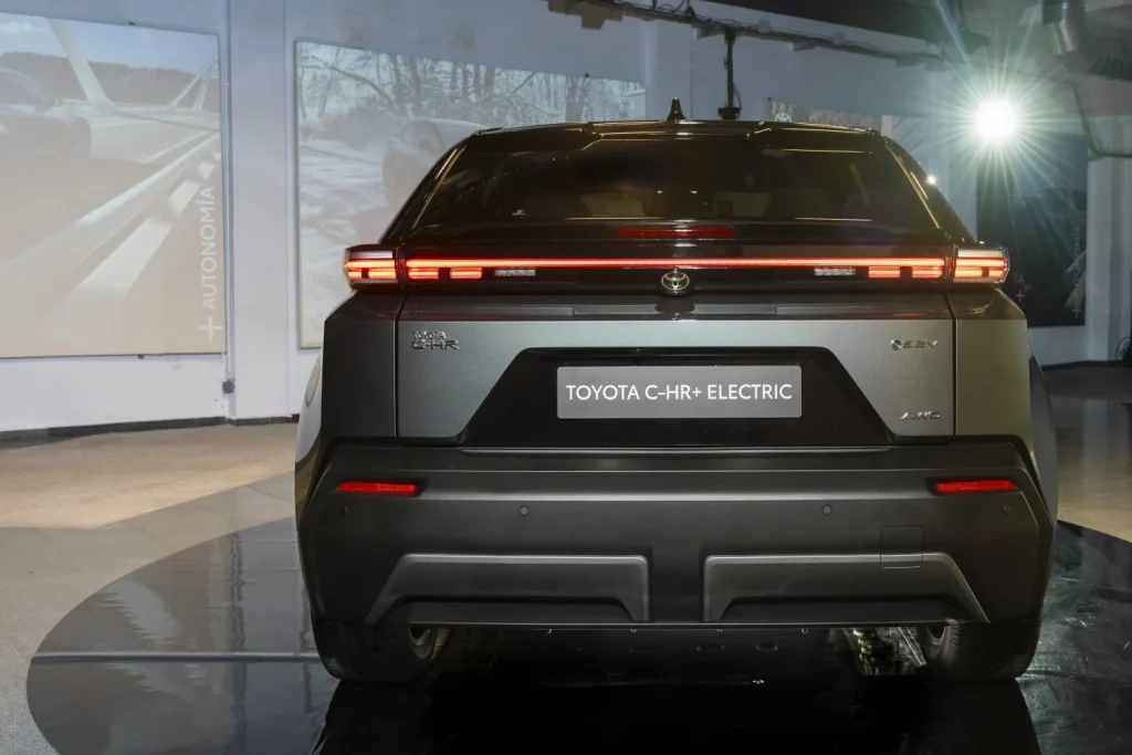 Primer contacto con el Toyota C-HR+ eléctrico. En el momento adecuado y con el precio justo 22 Motor16 Toyota C HR 2026 20 Motor16