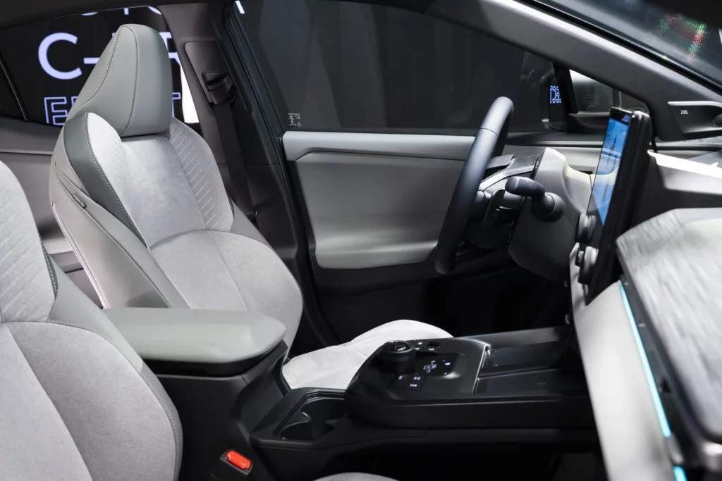 Primer contacto con el Toyota C-HR+ eléctrico. En el momento adecuado y con el precio justo 41 Motor16 Toyota C HR 2026 38 Motor16