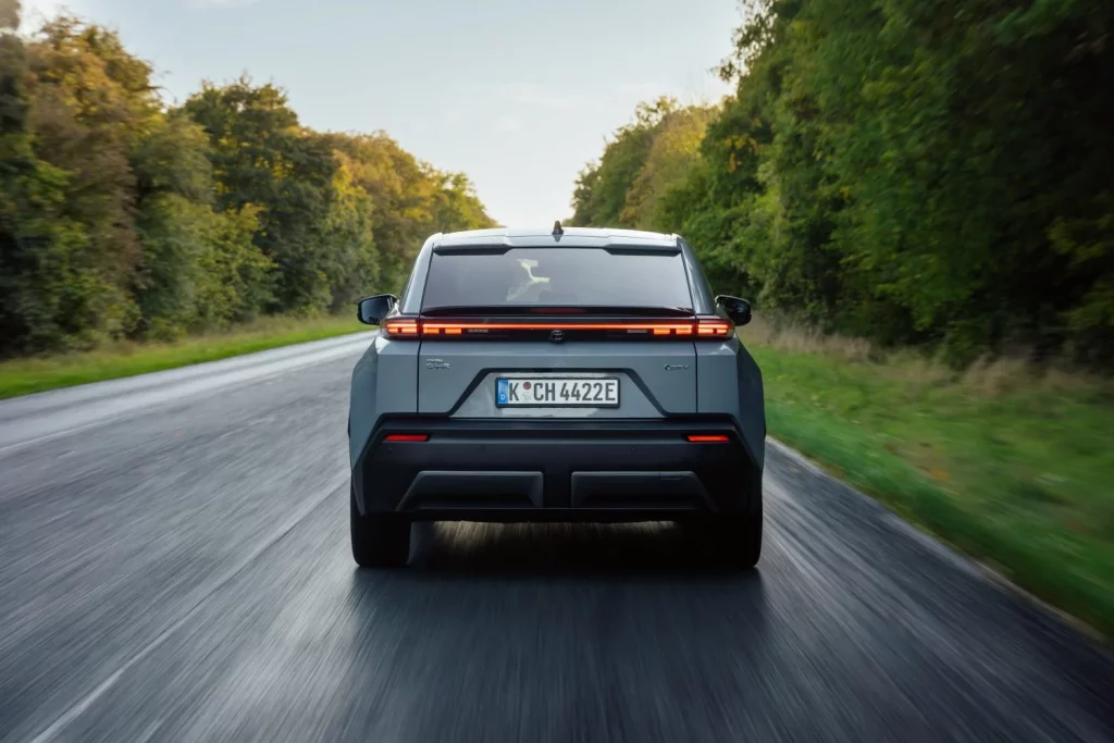 Primer contacto con el Toyota C-HR+ eléctrico. En el momento adecuado y con el precio justo 46 Motor16 Toyota C HR 2026 42 Motor16