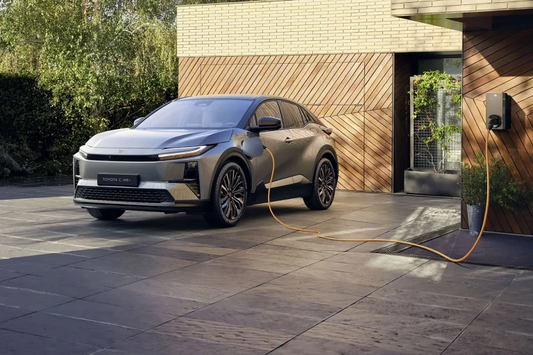 Primer contacto con el Toyota C-HR+ eléctrico. En el momento adecuado y con el precio justo