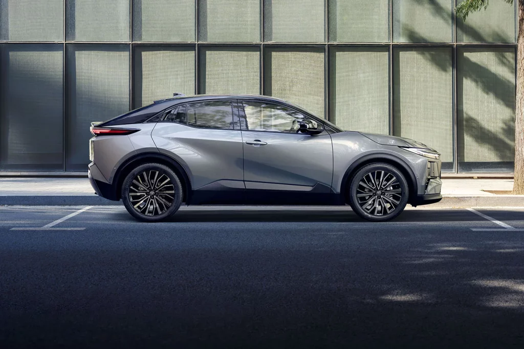 Primer contacto con el Toyota C-HR+ eléctrico. En el momento adecuado y con el precio justo 52 Motor16 Toyota C HR 2026 50 Motor16