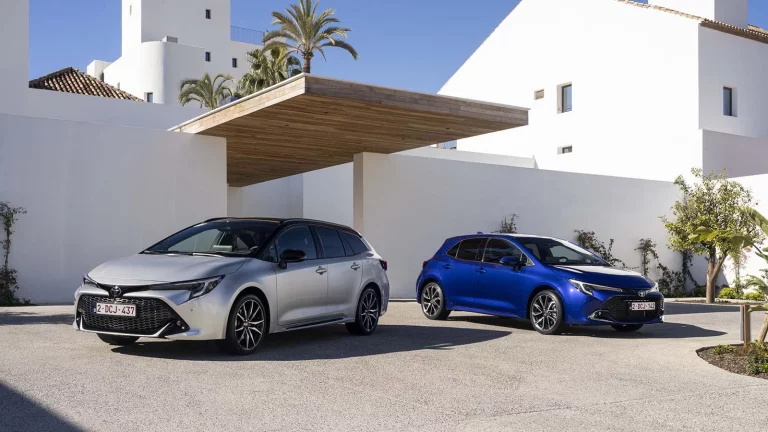 Los coches electrificados pisan fuerte, pero los híbridos, con el Toyota Corolla a la cabeza, son los preferidos de los españoles
