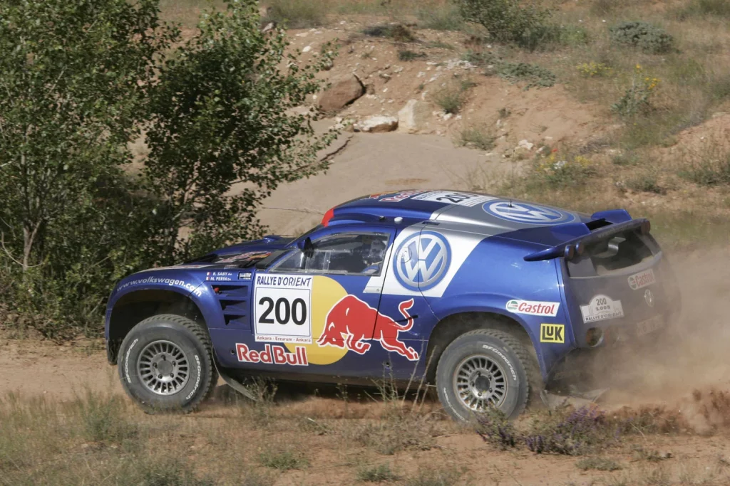 El adiós de una leyenda: Volkswagen despide al Touareg con una edición limitada que cierra 23 años de historia 6 Motor16 VOLKSWAGEN TOUAREG DAKAR Motor16