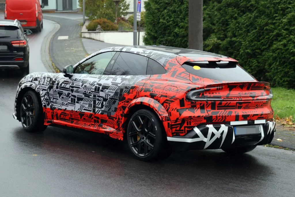 Xiaomi pone a punto el YU7 GT, que podría llegar a 1.000 CV 12 Motor16 Xiaomi YU7 GT 10 Motor16