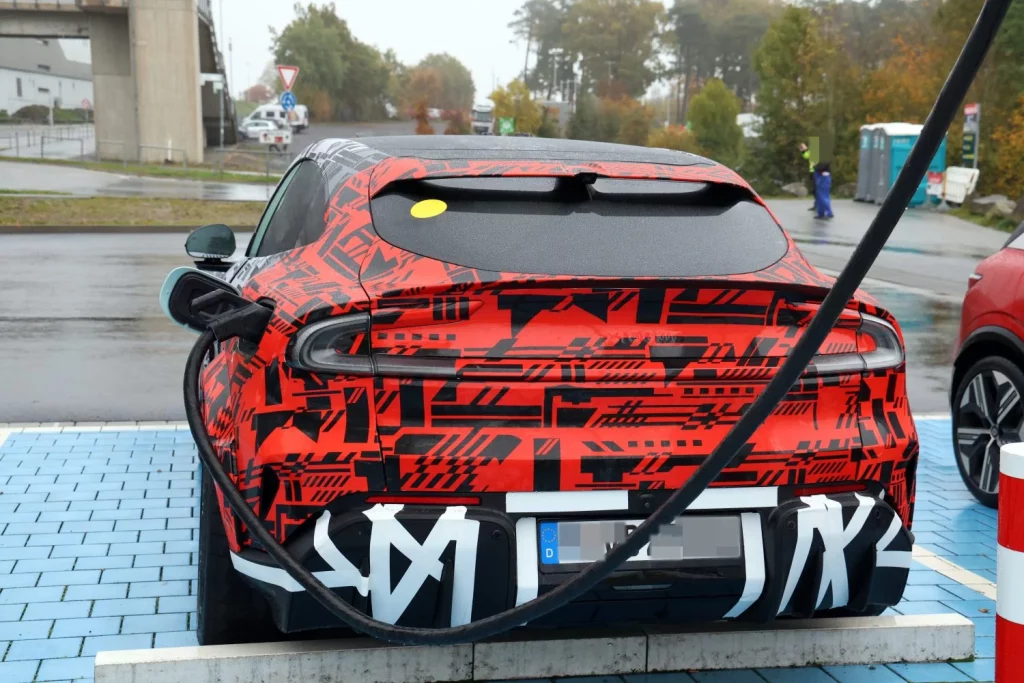 Xiaomi pone a punto el YU7 GT, que podría llegar a 1.000 CV 16 Motor16 Xiaomi YU7 GT 14 Motor16