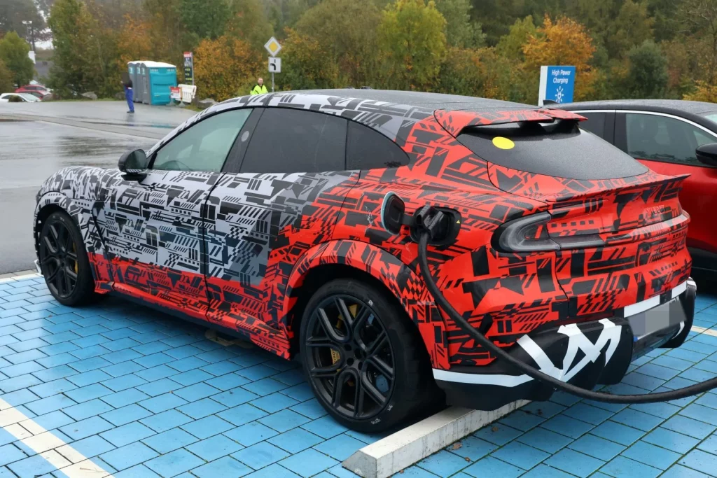 Xiaomi pone a punto el YU7 GT, que podría llegar a 1.000 CV 17 Motor16 Xiaomi YU7 GT 15 Motor16