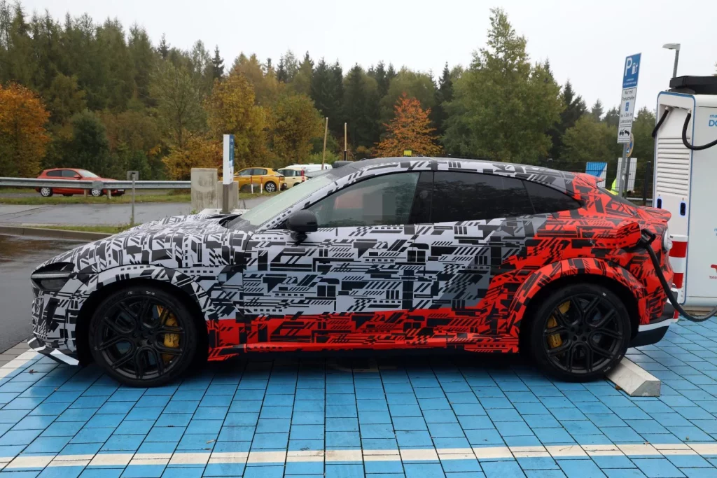 Xiaomi pone a punto el YU7 GT, que podría llegar a 1.000 CV 19 Motor16 Xiaomi YU7 GT 17 Motor16