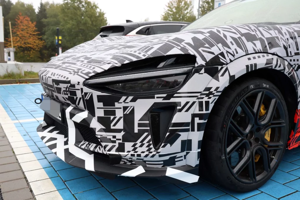 Xiaomi pone a punto el YU7 GT, que podría llegar a 1.000 CV 27 Motor16 Xiaomi YU7 GT 25 Motor16