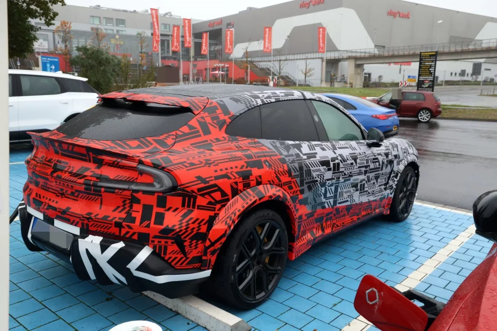 Xiaomi pone a punto el YU7 GT, que podría llegar a 1.000 CV 31 Motor16 Xiaomi YU7 GT 29 Motor16