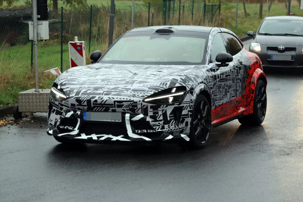 Xiaomi pone a punto el YU7 GT, que podría llegar a 1.000 CV 5 Motor16 Xiaomi YU7 GT 3 Motor16