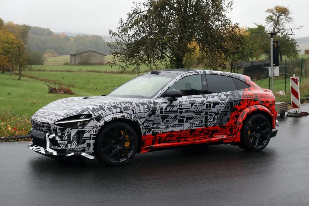 Xiaomi pone a punto el YU7 GT, que podría llegar a 1.000 CV 8 Motor16 Xiaomi YU7 GT 6 Motor16