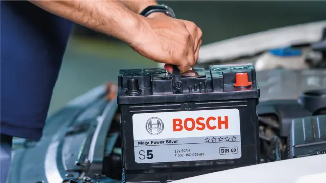 Las 7 Mejores marcas de baterías de coche en 2025 1 Motor16 bateria coche bosch Motor16