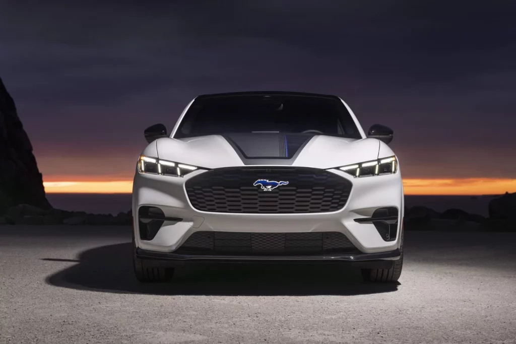 El Ford Mustang Mach-E GT California Special reescribe los años 60 con tecnología eléctrica 19 Motor16 ford Mustang Mach E GT California Special 14 Motor16