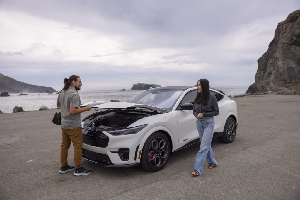 El Ford Mustang Mach-E GT California Special reescribe los años 60 con tecnología eléctrica 5 Motor16 ford Mustang Mach E GT California Special 28 Motor16