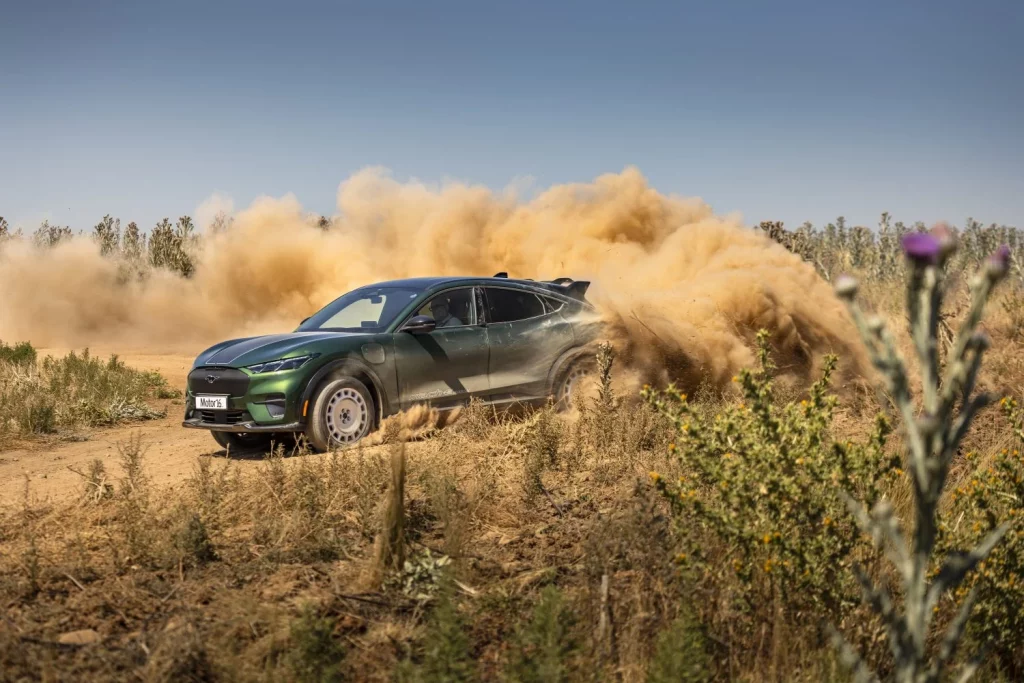 Prueba del Ford Mustang Mach-E Rally: ¡Tierra a la vista! 24 Motor16 ford mustang mach e rally 1 Motor16