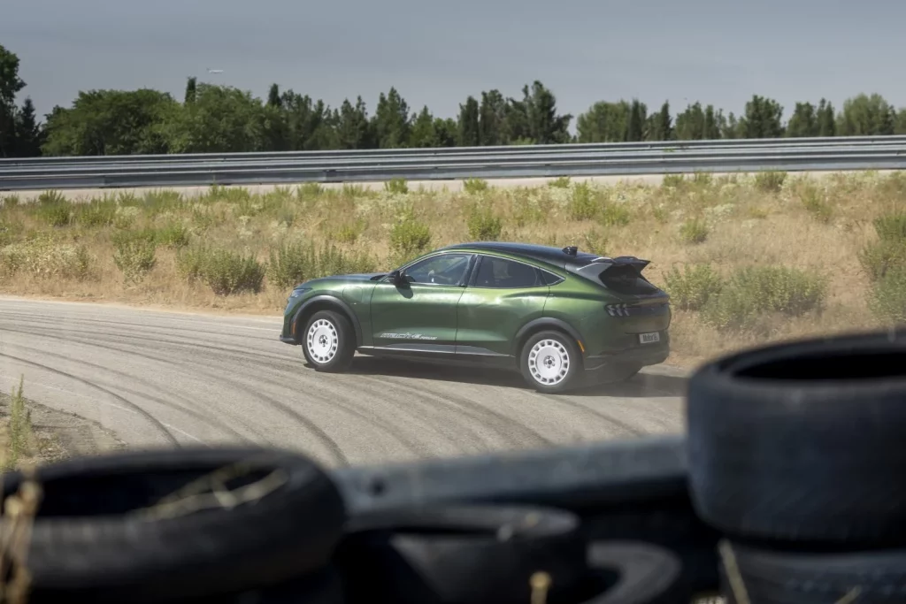 Prueba del Ford Mustang Mach-E Rally: ¡Tierra a la vista! 1 Motor16 ford mustang mach e rally 25 Motor16