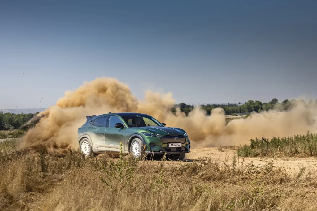 Prueba del Ford Mustang Mach-E Rally: ¡Tierra a la vista! 26 Motor16 ford mustang mach e rally 29 Motor16