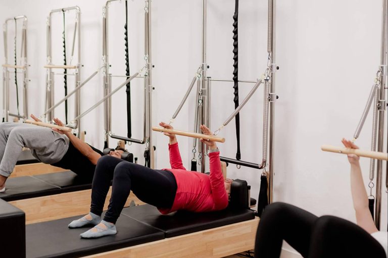 Pilates en Valencia con máquinas; entrenamiento de precisión que transforma cuerpo y mente