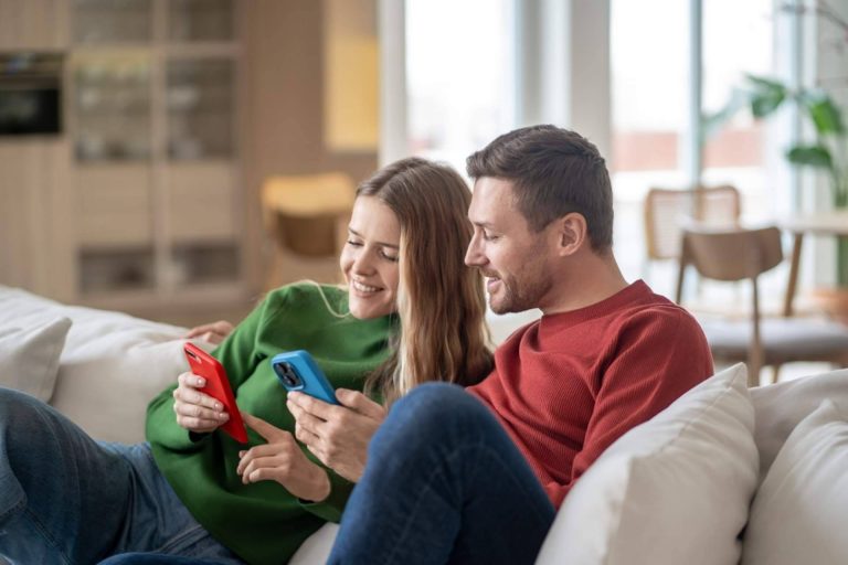 Proyección, control y celos digitales, las tensiones ocultas en las relaciones modernas