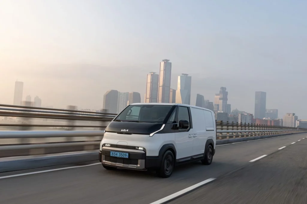El Kia PV5 revoluciona la movilidad comercial con diseño modular y hasta 416 km de autonomía