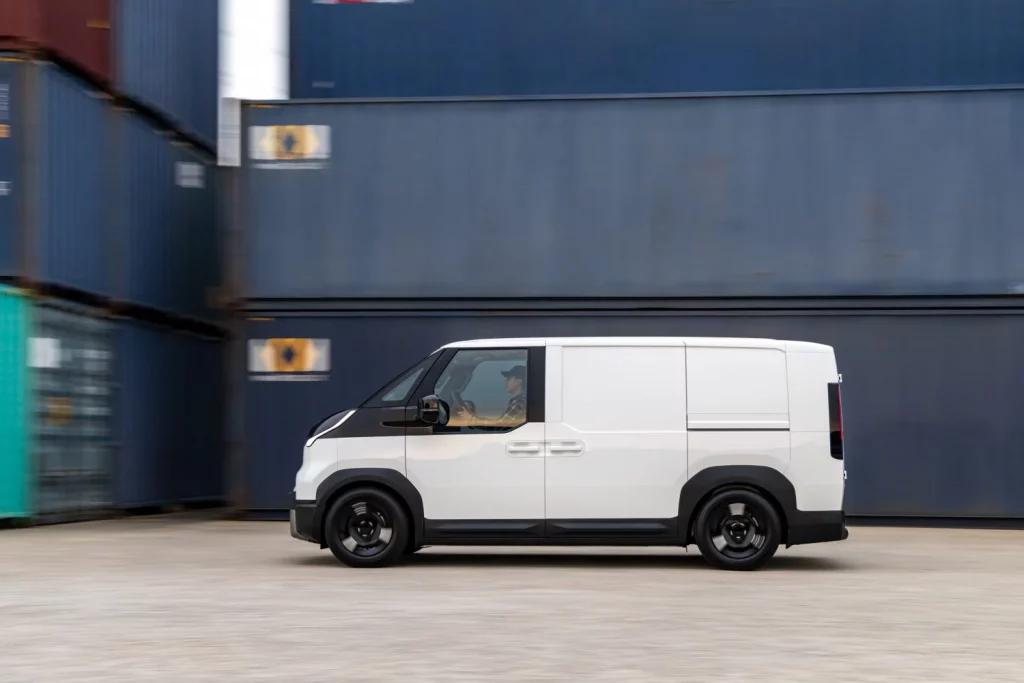 El Kia PV5 revoluciona la movilidad comercial con diseño modular y hasta 416 km de autonomía