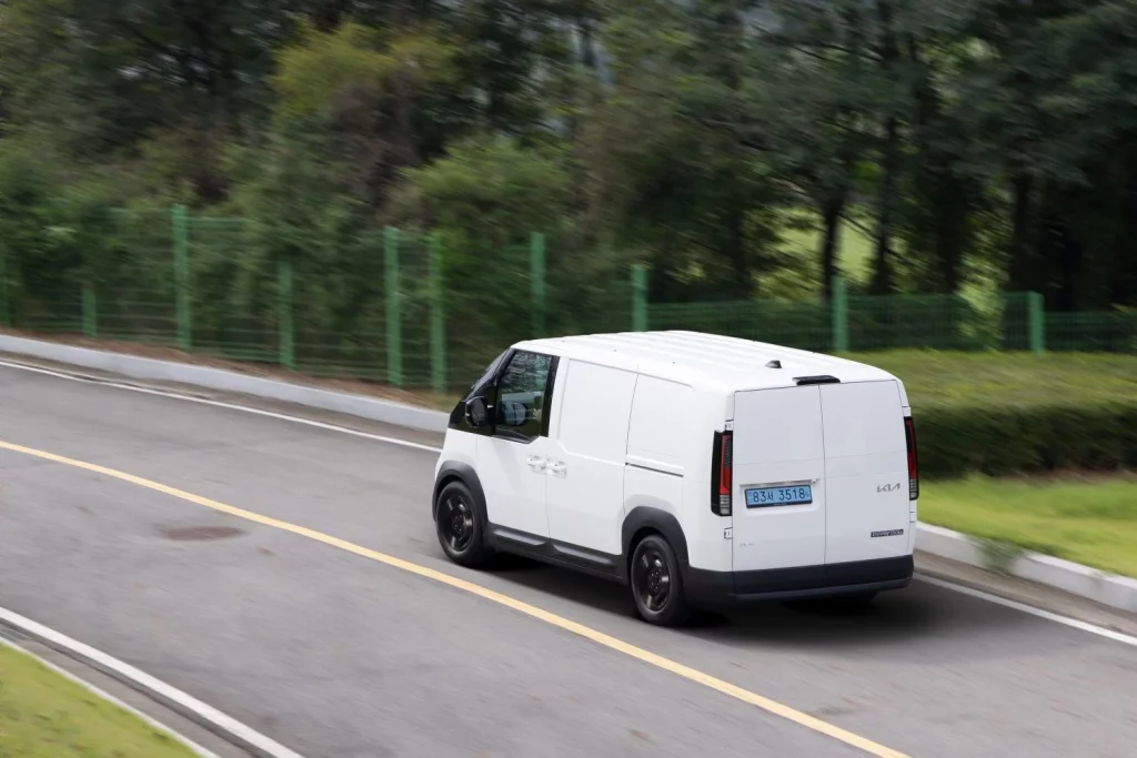 El Kia PV5 revoluciona la movilidad comercial con diseño modular y hasta 416 km de autonomía