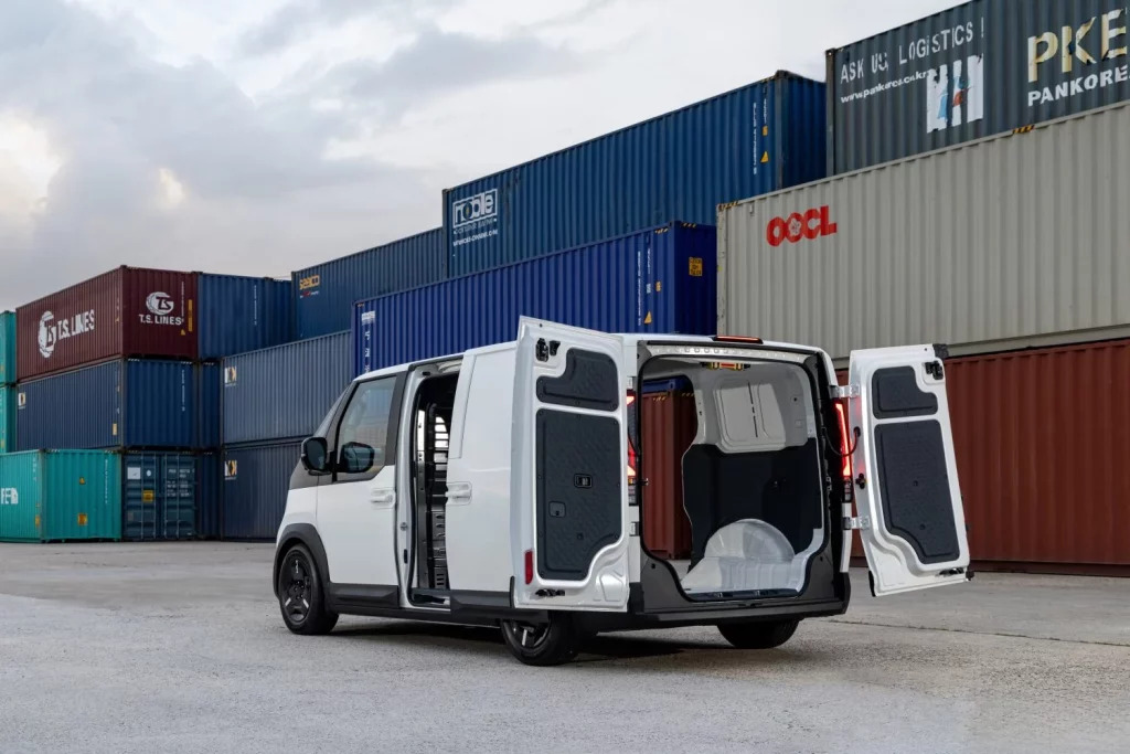 El Kia PV5 revoluciona la movilidad comercial con diseño modular y hasta 416 km de autonomía