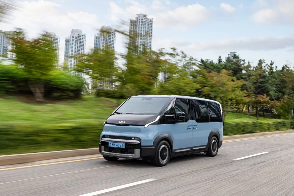 El Kia PV5 revoluciona la movilidad comercial con diseño modular y hasta 416 km de autonomía