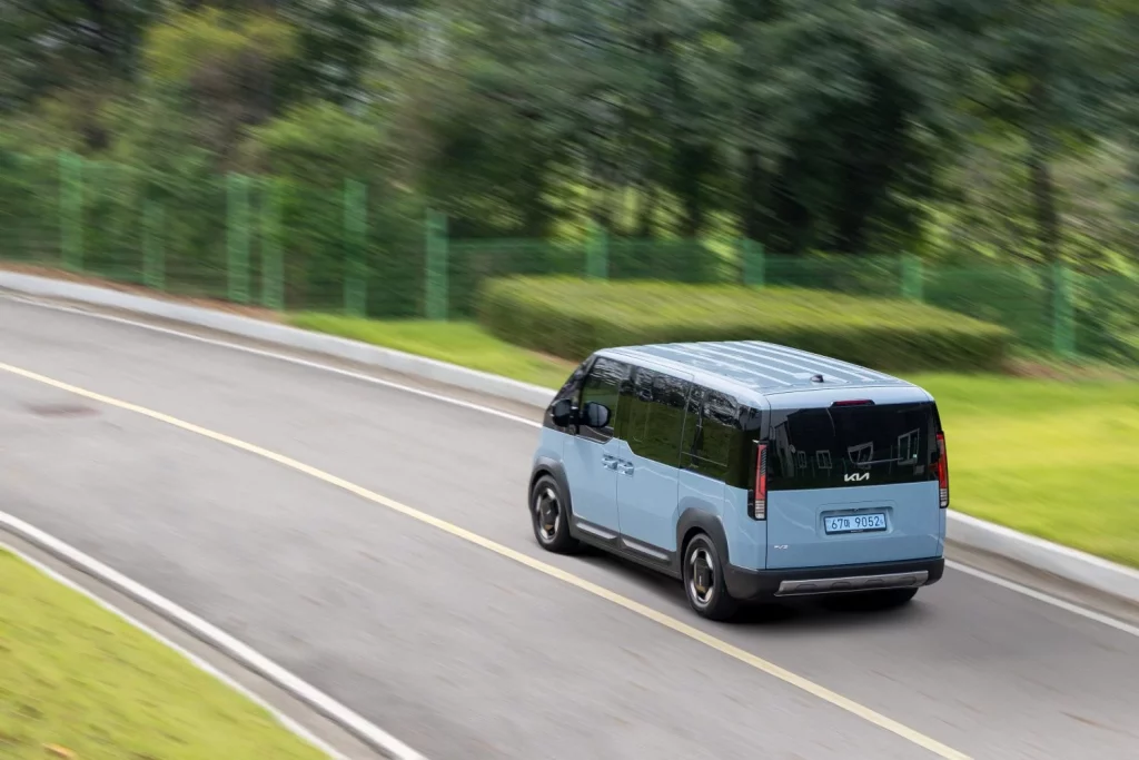 El Kia PV5 revoluciona la movilidad comercial con diseño modular y hasta 416 km de autonomía