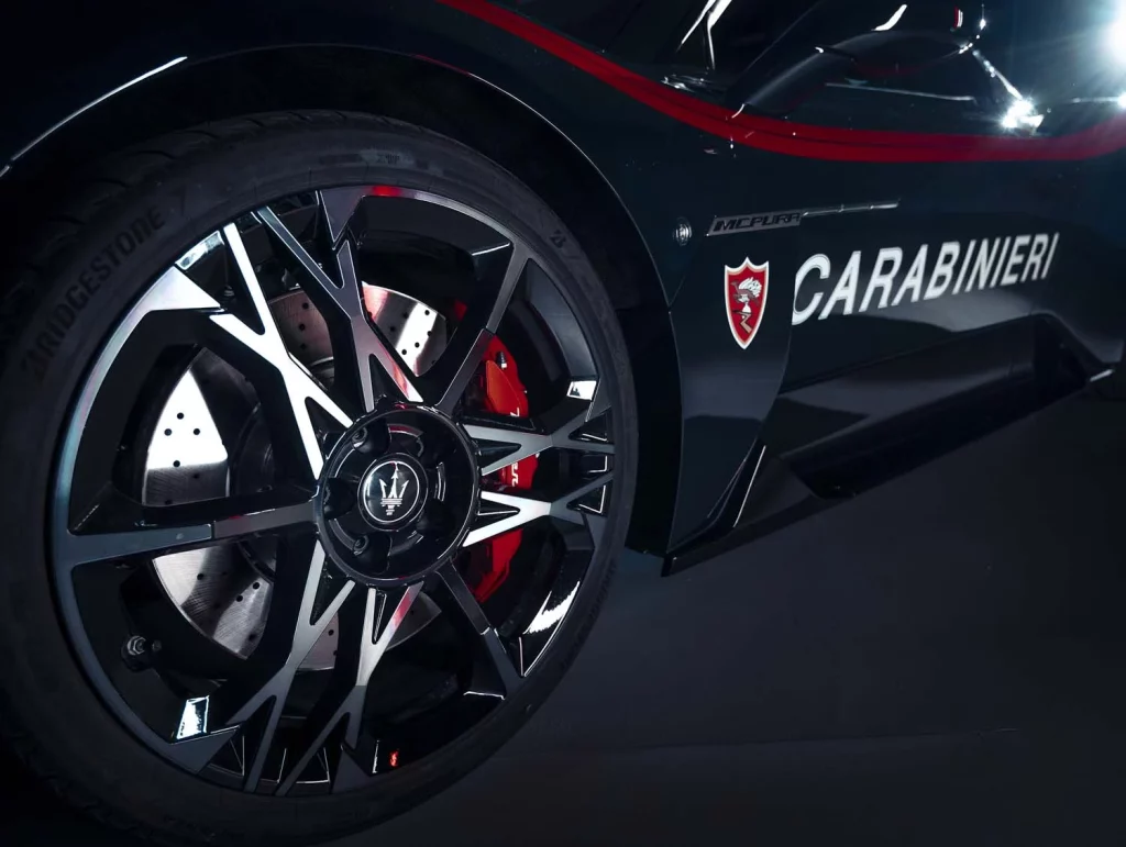 Maserati MCPURA y Alfa Romeo Giulia Quadrifoglio: los nuevos superdeportivos de los Carabinieri 19 Motor16 maserati mcpura alfa romeo giulia carabinieri policia italiana15 Motor16