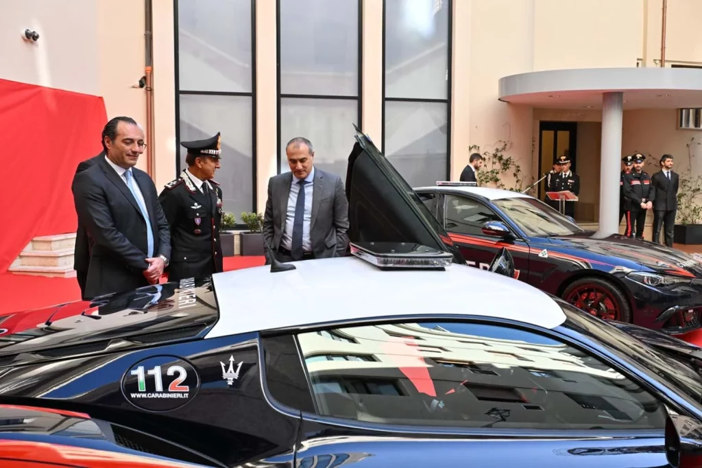 Maserati MCPURA y Alfa Romeo Giulia Quadrifoglio: los nuevos superdeportivos de los Carabinieri 26 Motor16 maserati mcpura alfa romeo giulia carabinieri policia italiana22 Motor16