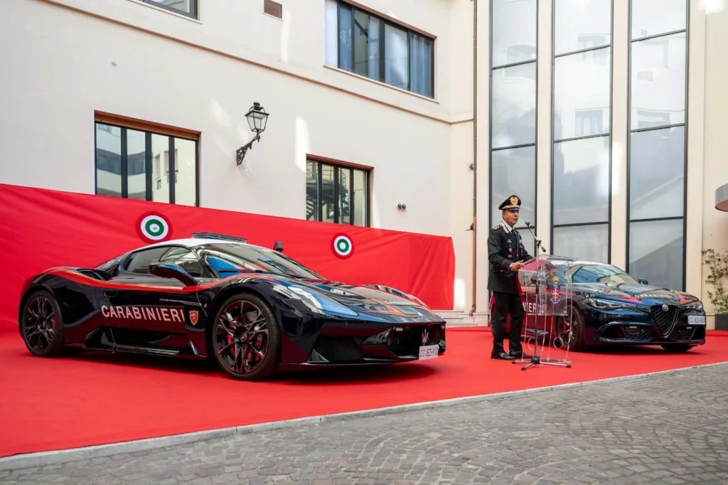 Maserati MCPURA y Alfa Romeo Giulia Quadrifoglio: los nuevos superdeportivos de los Carabinieri 28 Motor16 maserati mcpura alfa romeo giulia carabinieri policia italiana25 Motor16
