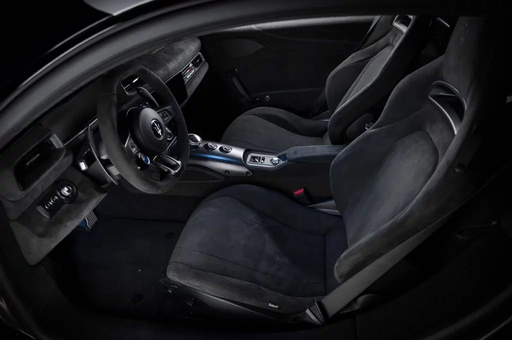 Maserati MCPURA y Alfa Romeo Giulia Quadrifoglio: los nuevos superdeportivos de los Carabinieri 9 Motor16 maserati mcpura alfa romeo giulia carabinieri policia italiana3 Motor16