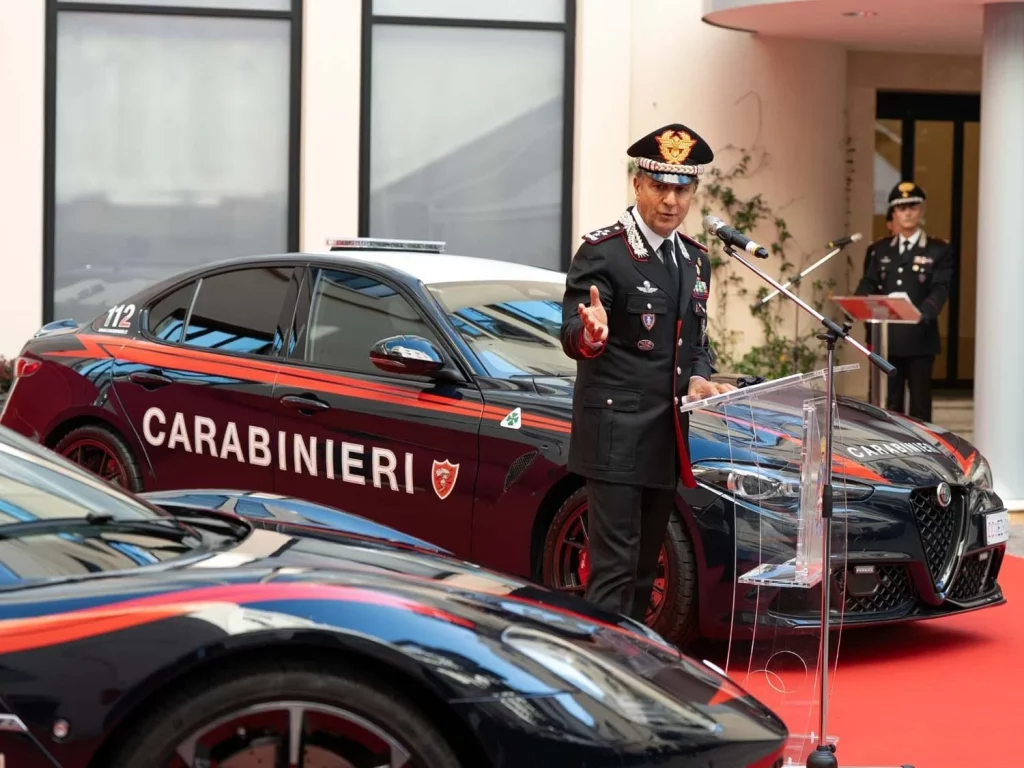 Maserati MCPURA y Alfa Romeo Giulia Quadrifoglio: los nuevos superdeportivos de los Carabinieri 30 Motor16 maserati mcpura alfa romeo giulia carabinieri policia italiana30 Motor16