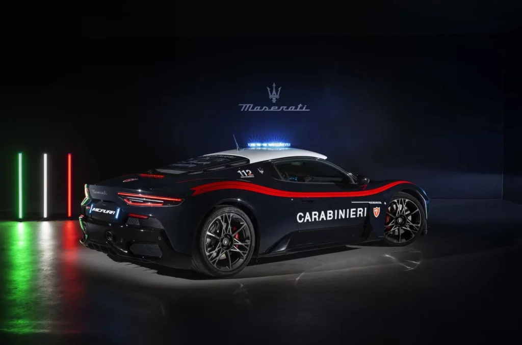 Maserati MCPURA y Alfa Romeo Giulia Quadrifoglio: los nuevos superdeportivos de los Carabinieri 13 Motor16 maserati mcpura alfa romeo giulia carabinieri policia italiana9 Motor16