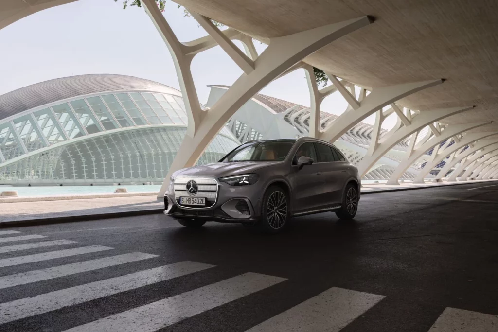 El Mercedes GLC eléctrico, con 707 kilómetros de autonomía, ya tiene precio 21 Motor16 mercedes glc electrico precio 17 Motor16