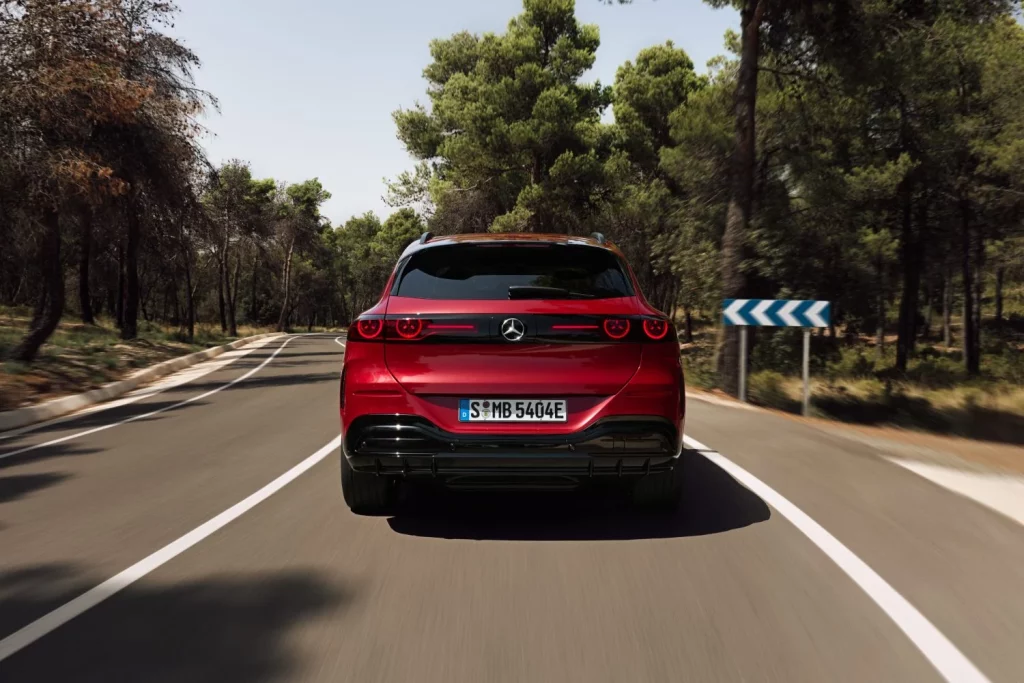 El Mercedes GLC eléctrico, con 707 kilómetros de autonomía, ya tiene precio 12 Motor16 El Mercedes-Benz GLC eléctrico, con 707 km de autonomía, ya tiene precio