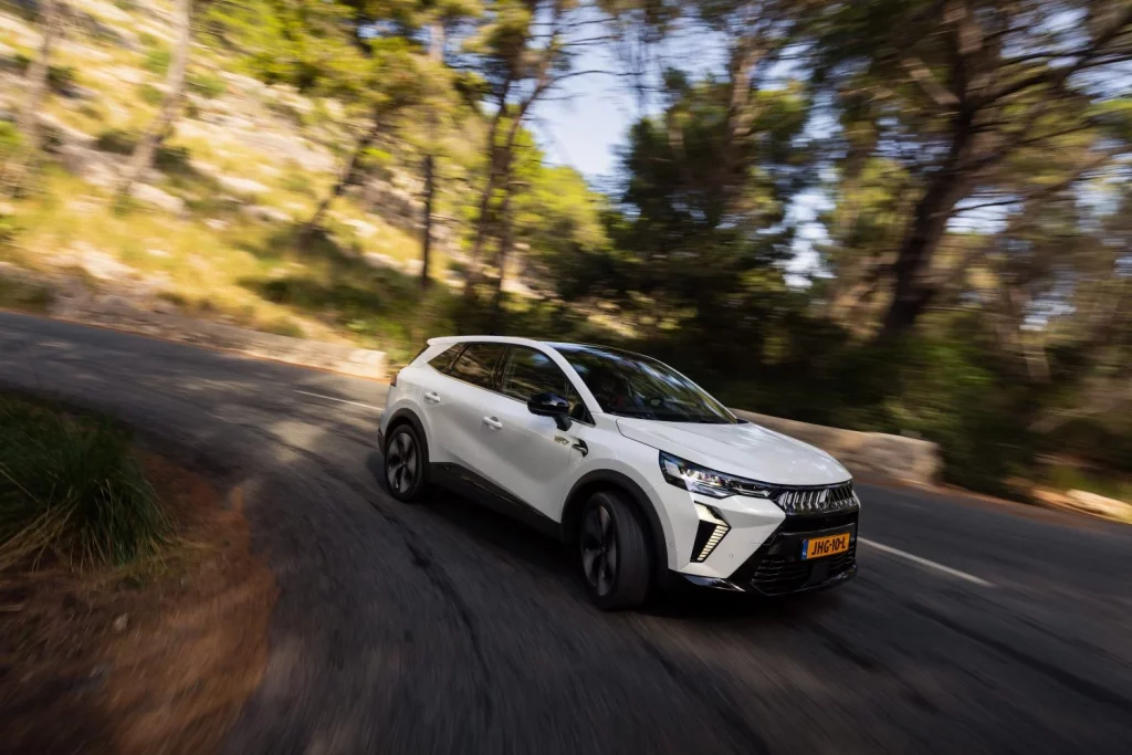 Primera prueba del Mitsubishi Grandis: El “tapado” de los SUV compactos 41 Motor16 mitsubishi grandis 12 Motor16