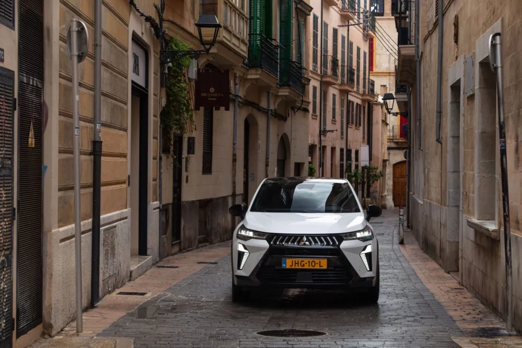 Primera prueba del Mitsubishi Grandis: El “tapado” de los SUV compactos 30 Motor16 mitsubishi grandis 24 Motor16