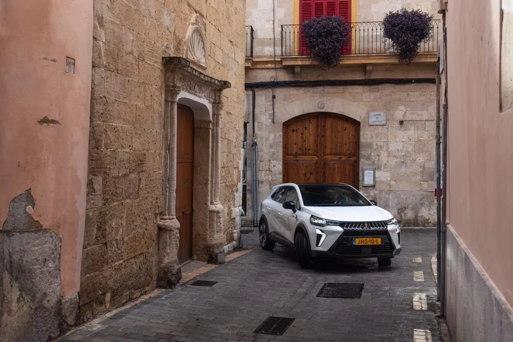 Primera prueba del Mitsubishi Grandis: El “tapado” de los SUV compactos 29 Motor16 mitsubishi grandis 25 Motor16