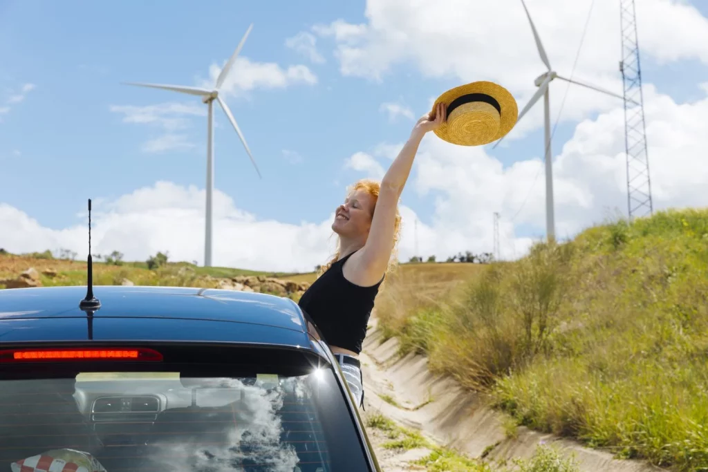Sara (37), profesora de autoescuela: "Te voy a explicar la forma de coger el volante para no perder el control si aparece viento fuerte en carretera" 1 Motor16 viento coche