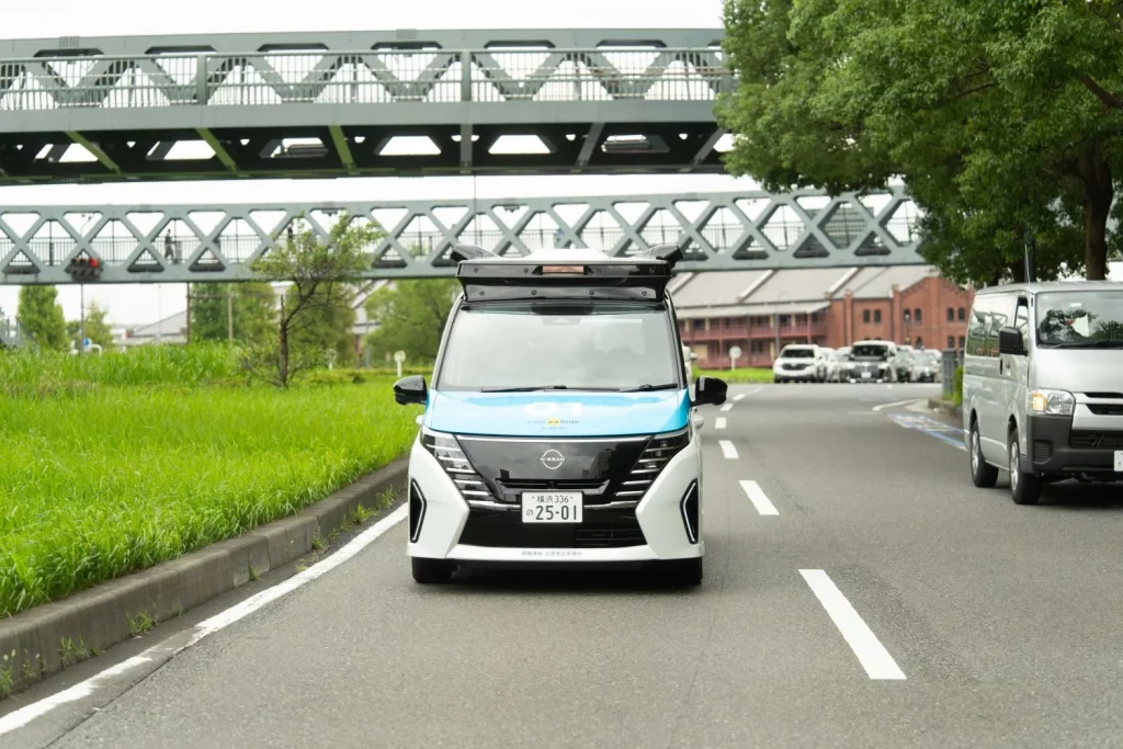 nissan serena conduccion autonoma yokohama 10 Motor16