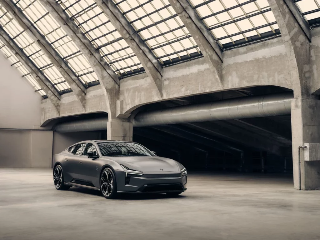 Polestar 5: Nuevo vídeo y fotos con estrella de Hollywood incluida 2 Motor16 Polestar 5: Nuevo vídeo y fotos con estrella de Hollywood incluida