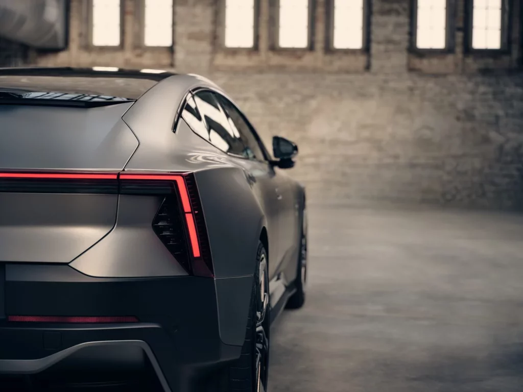 Polestar 5: Nuevo vídeo y fotos con estrella de Hollywood incluida 1 Motor16 Polestar 5: Nuevo vídeo y fotos con estrella de Hollywood incluida